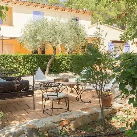 La Maison De La Cigale Bed & Breakfast Forcalqueiret